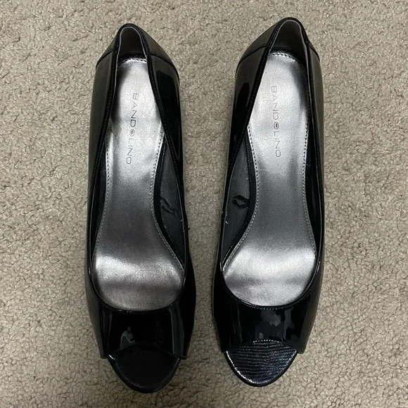 Bandolino Raina’s Women’s Peep Toe Platform Pump - Picture 4 of 5